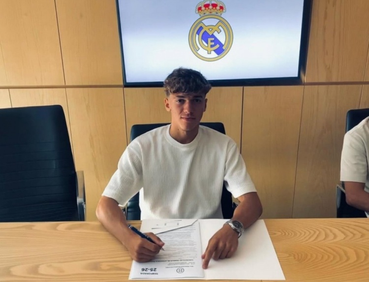 记者：皇马满意18岁中场皮塔奇训练表现，球员预计入选首轮名单